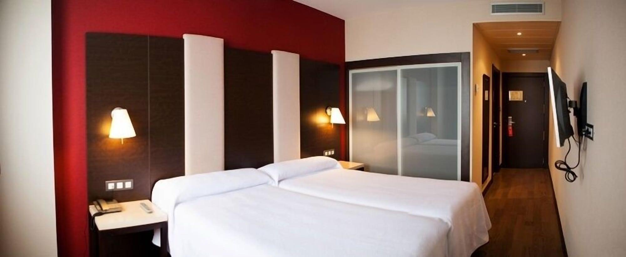 Azz Pamplona Norte Hotel 4*